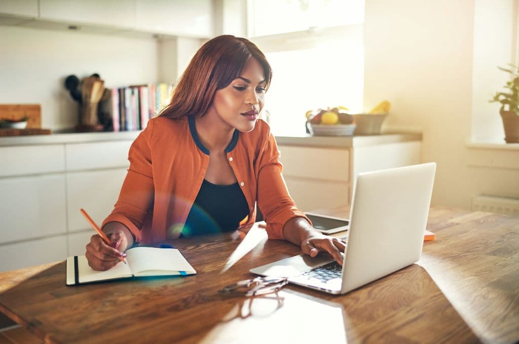 Comment fonctionne le logiciel de facturation Qonto intégré au compte pro ?