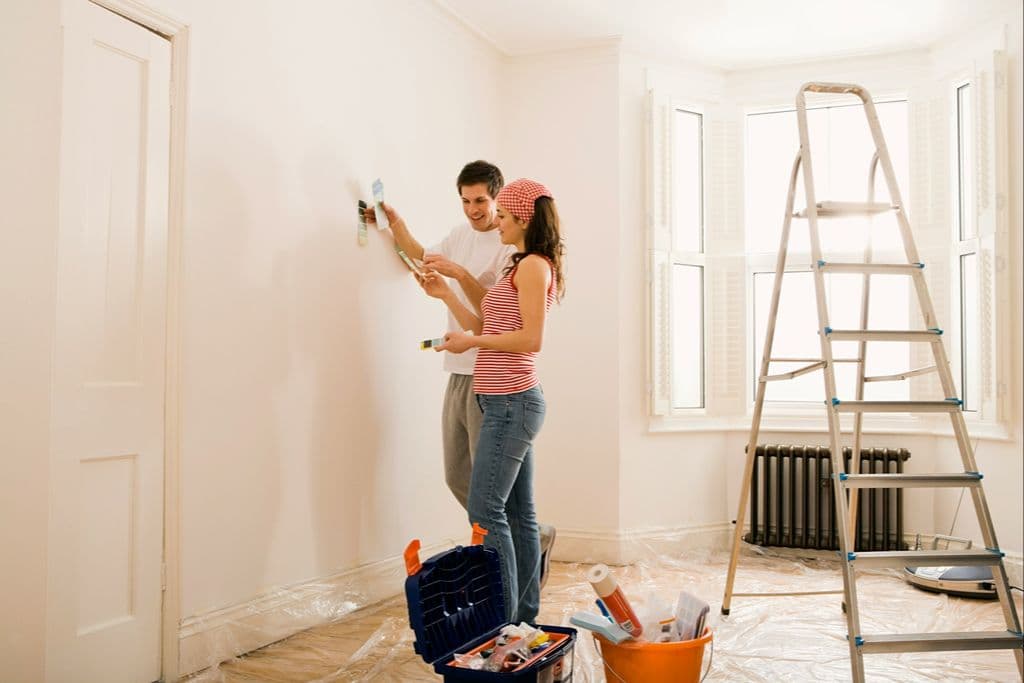 Comment payer vos travaux de rénovation grâce aux cartes et programmes de fidélité ?