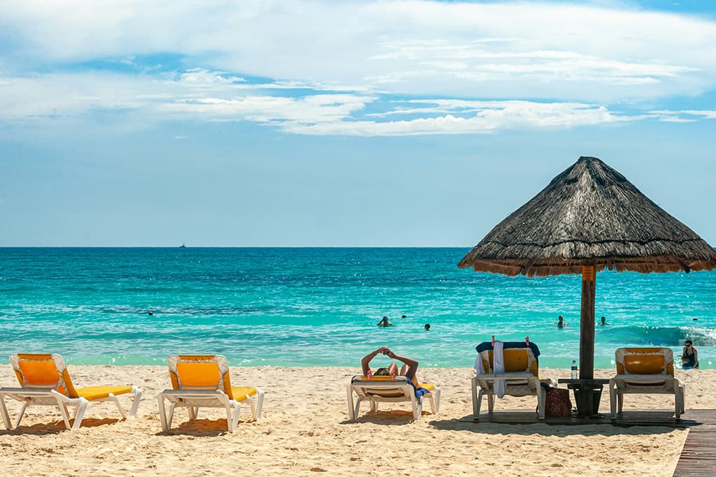 Comment économiser sur les vacances d’été grâce aux cartes et programmes de fidélité ?