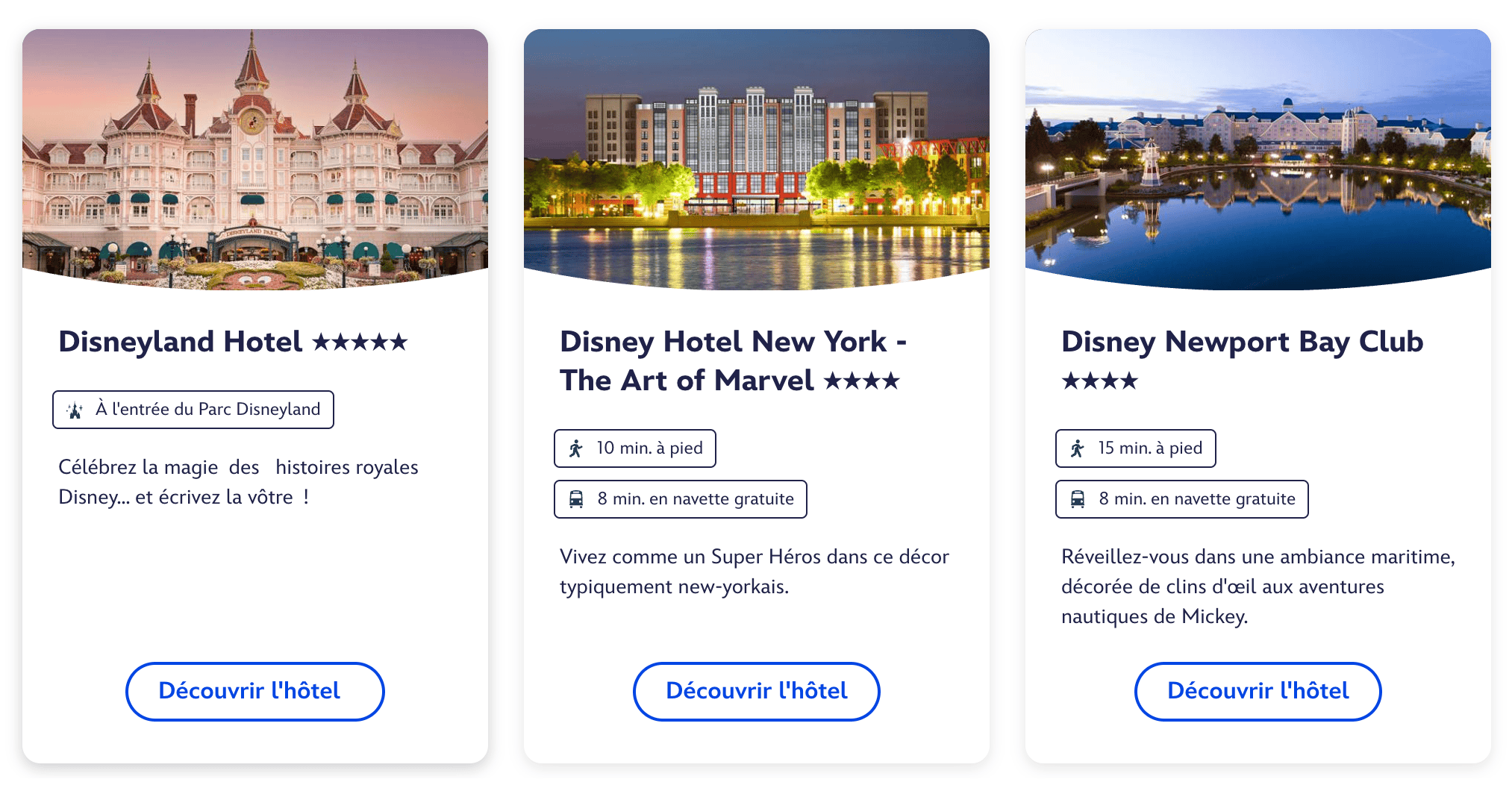 Trois hôtels Disney à Disneyland Paris, illustrant leurs façades et ambiances distinctes au crépuscule.