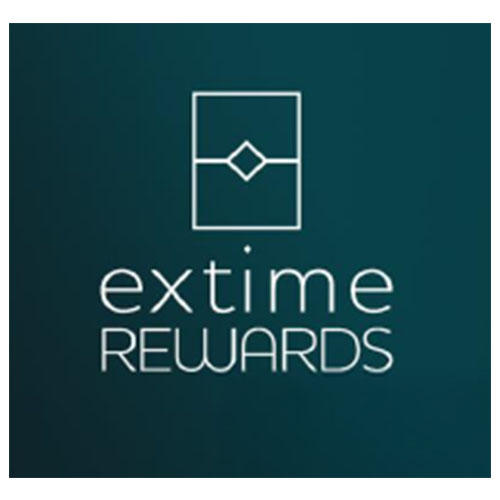 Logo officiel du programme de fidélité Extime Rewards sur fond bleu vert uni minimaliste.