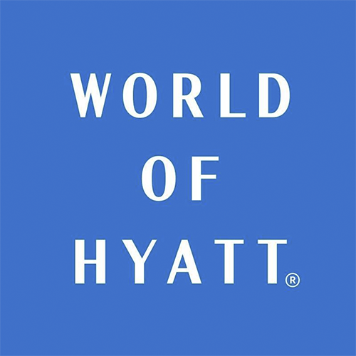 Logo officiel bleu du programme de fidélité hôtelier World of Hyatt avec texte blanc centré.