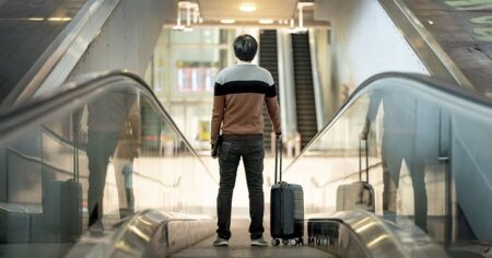 Personne partant en voyage
