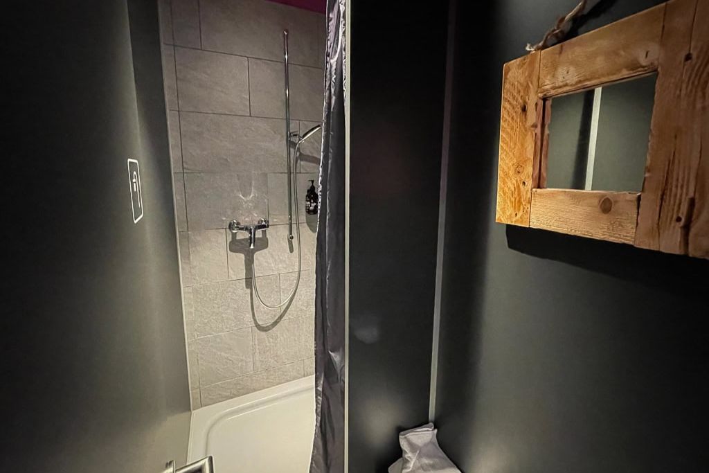 Capsule Hotel - Alpine Garden - Aéroport de Zurich