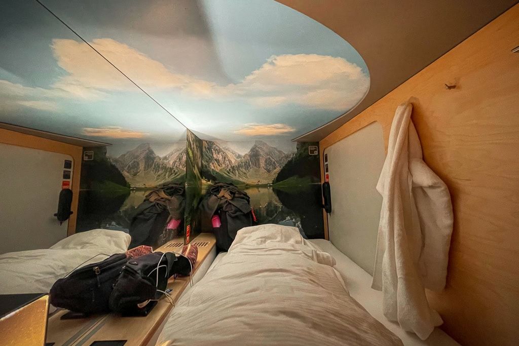 Capsule Hotel - Alpine Garden - Aéroport de Zurich