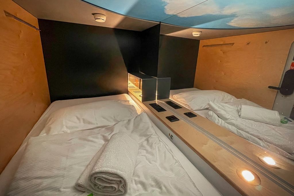 Capsule Hotel - Alpine Garden - Aéroport de Zurich