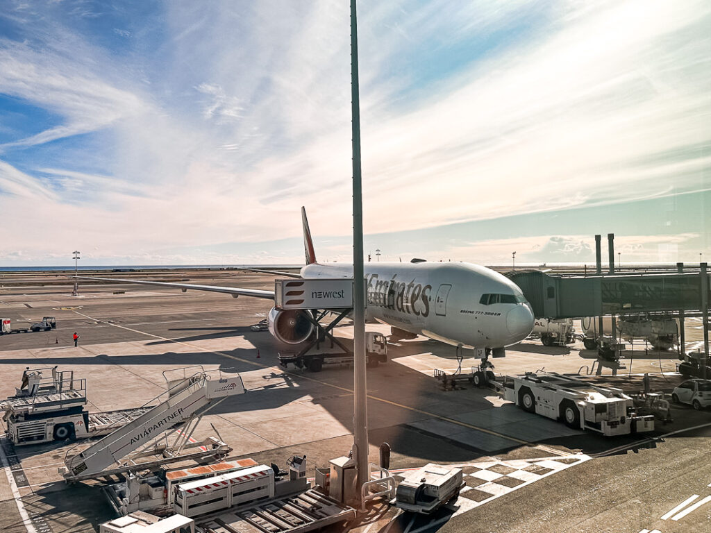 Emirates B777
