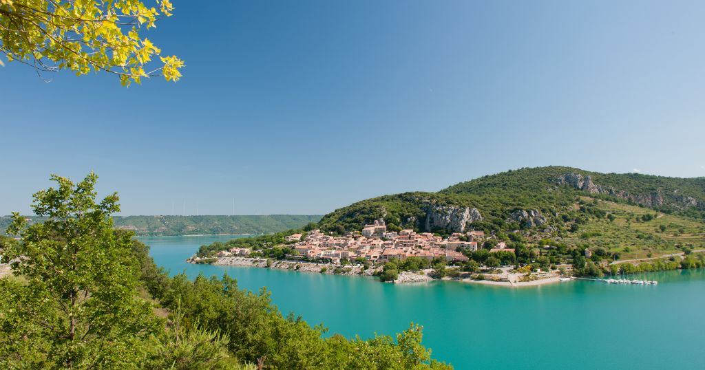 Visiter le lac Sainte-Croix dans le Parc naturel régional du Verdon