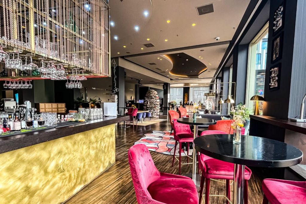 Equinox Restaurant - Renaissance Zurich Tower Hotel