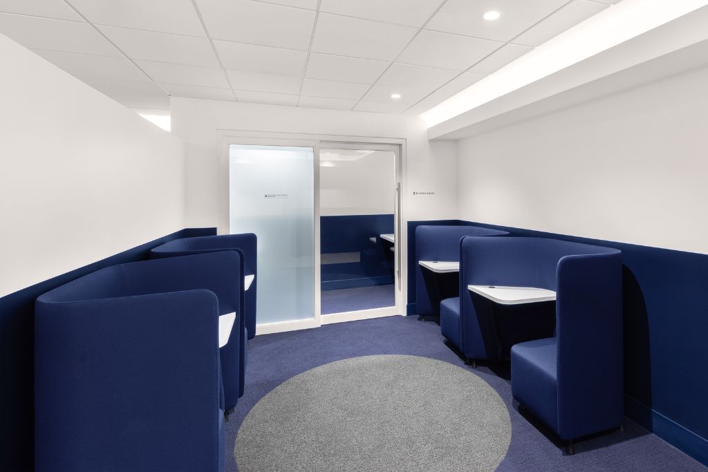 Salon Air France Boston