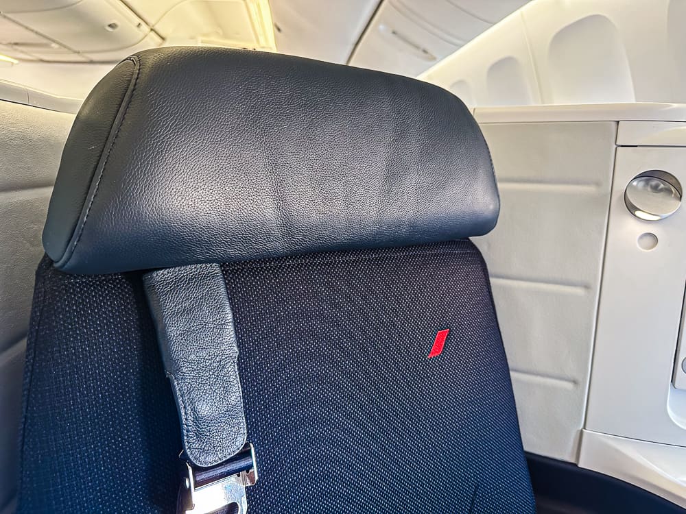 Appui-tête en cuir et liseuse Classe Business Air France
