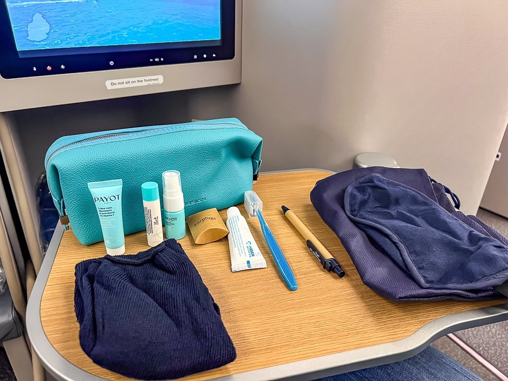 Nécessaire de confort et trousse de commodités Air Mauritius en classe Affaires sur Airbus A330neo.