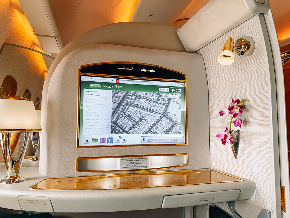 Première Classe Emirates à bord du Boeing 777 sur le vol Dubaï Toronto, photo 113