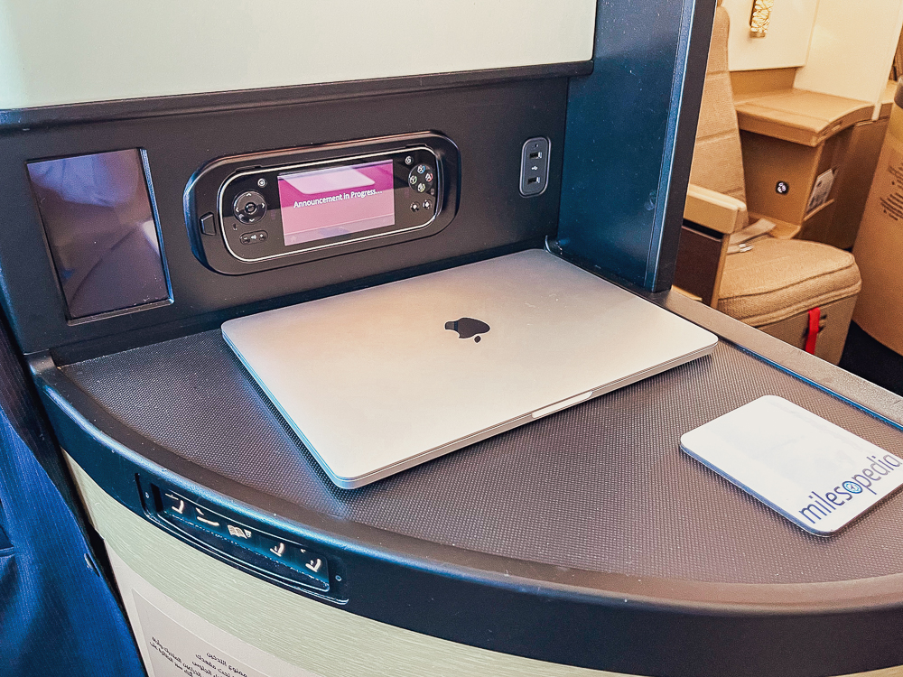 Etihad Business Class 54