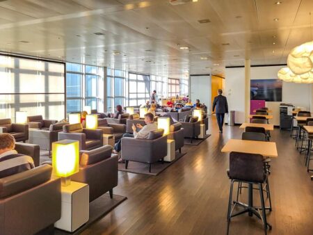 Salon SWISS Business Lounge à l'aéroport de Genève