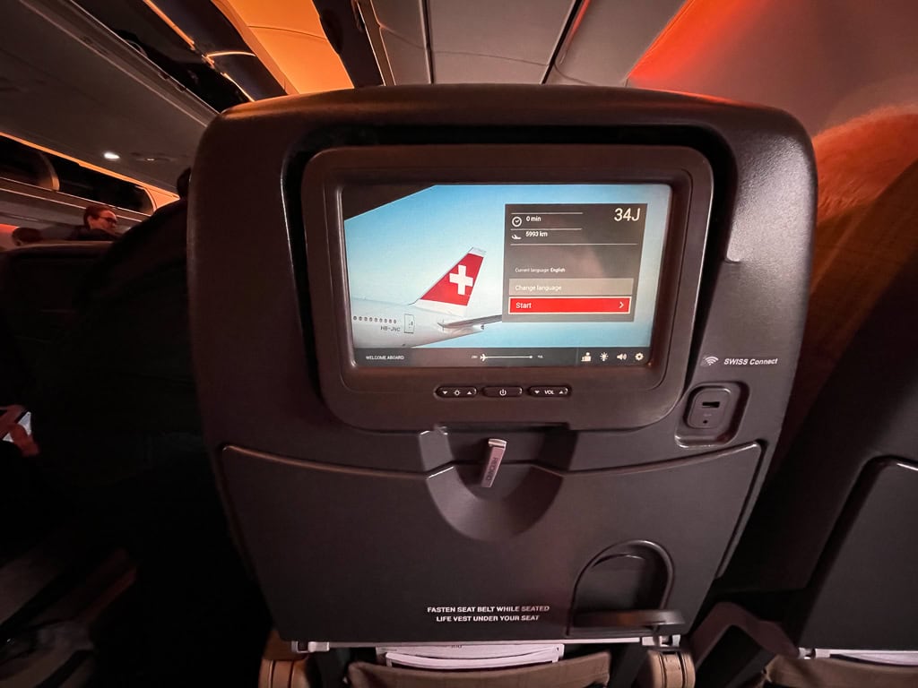 Écran de divertissement à bord du SWISS Airbus A330-300 en classe économique