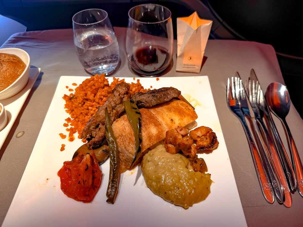 Repas Do&Co servi en classe affaires Turkish Airlines, vol Istanbul Montréal