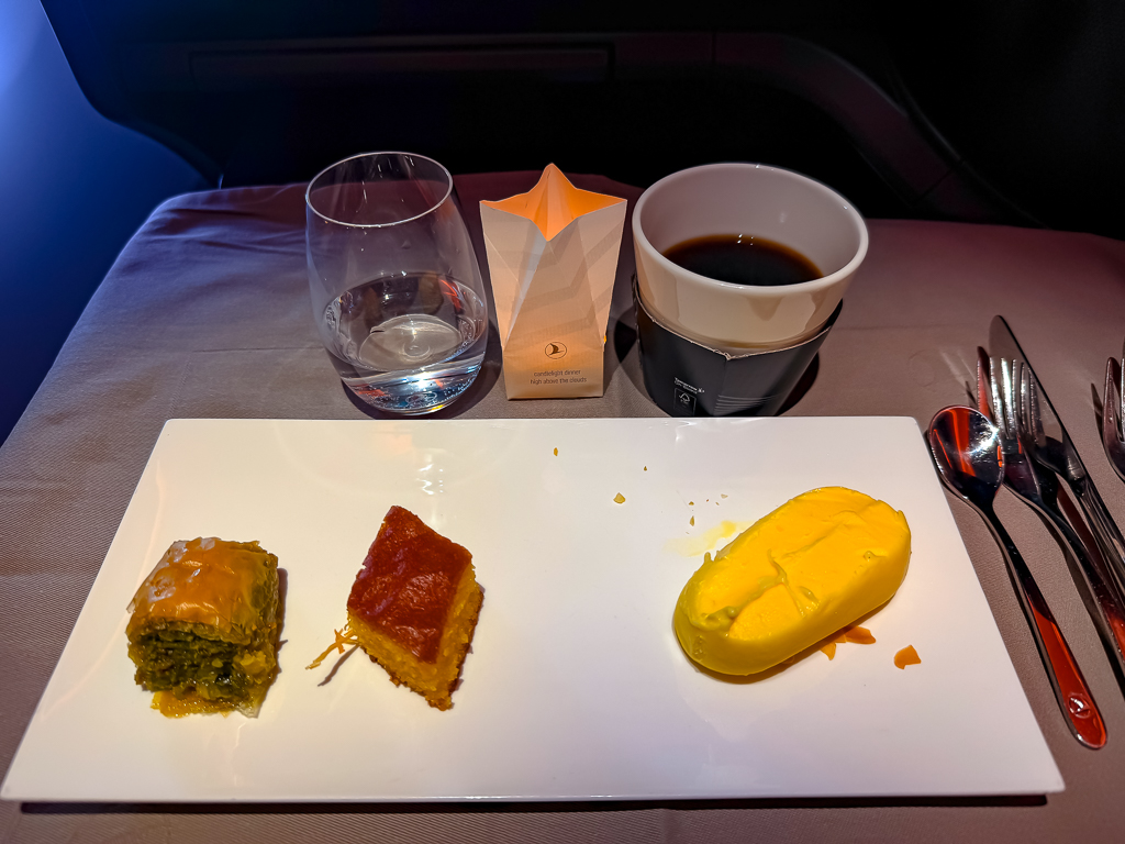 Repas gastronomique Do&Co servi en classe affaires Turkish Airlines sur Airbus A350